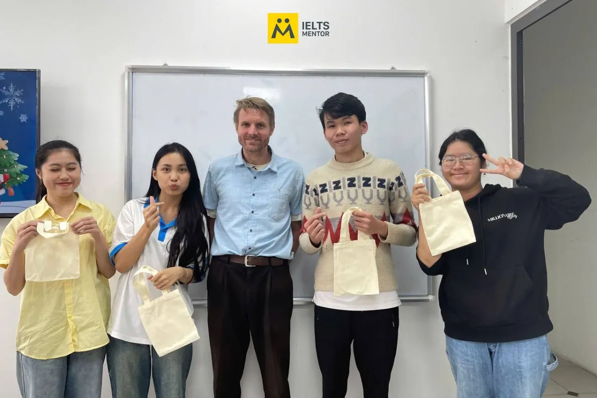 Câu lạc bộ Giao tiếp cùng giảng viên nước ngoài